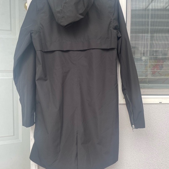 Helly Hansen , Rain Jacket, new with tags - Picture 2 of 4